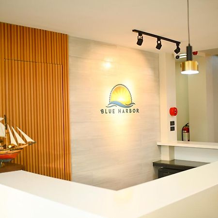 Blue Harbor Hotel Calapan ภายนอก รูปภาพ